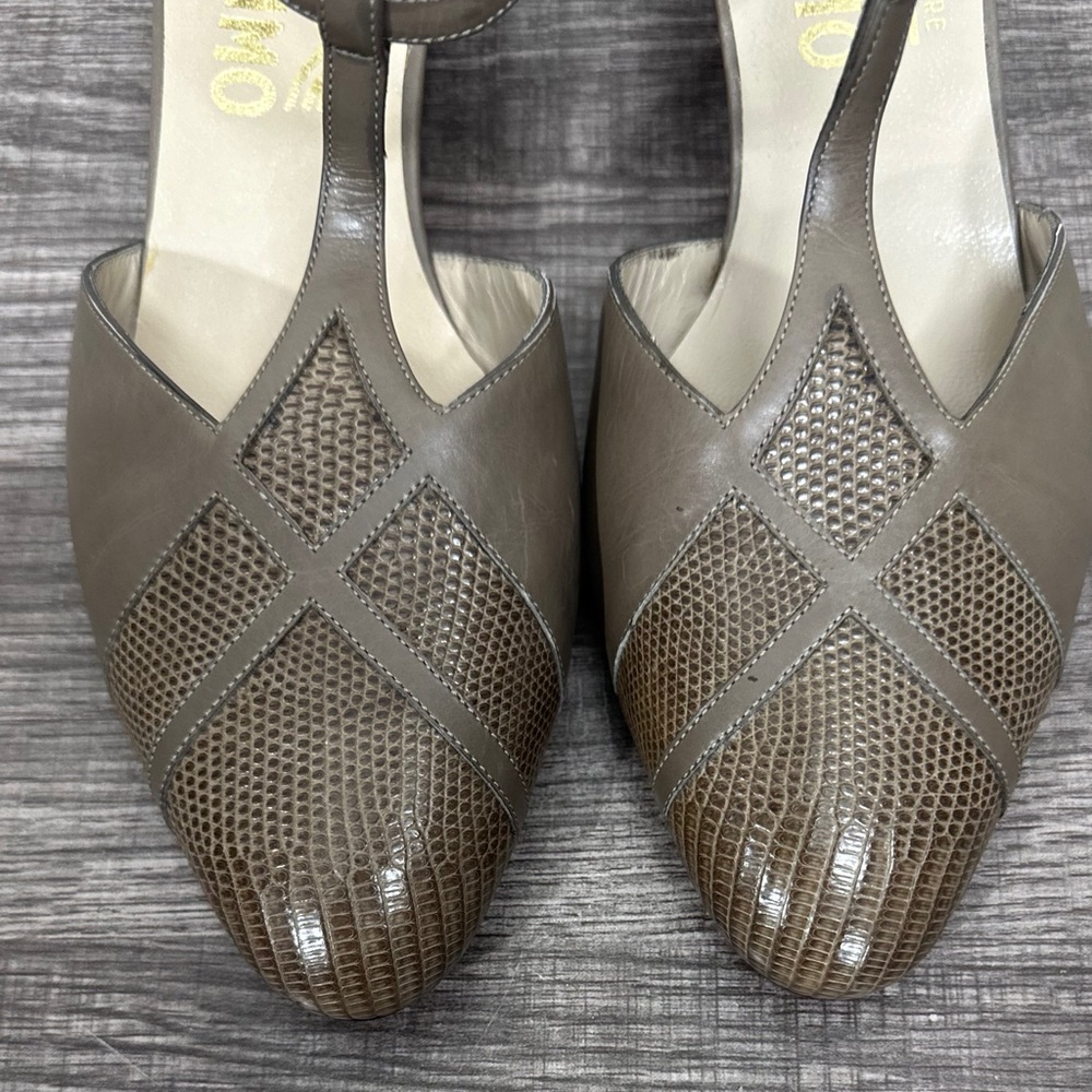 Ferragamo T-Strap Kitten Heels [S6331] - Picture 5 of 13